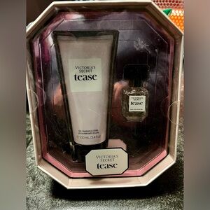 New! Victoria's Secret Tease Mini Perfume & Lotion Gift Set